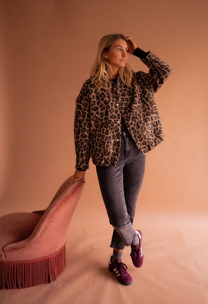 Leana - Åndbar Jakke Med Leopard Mønster
