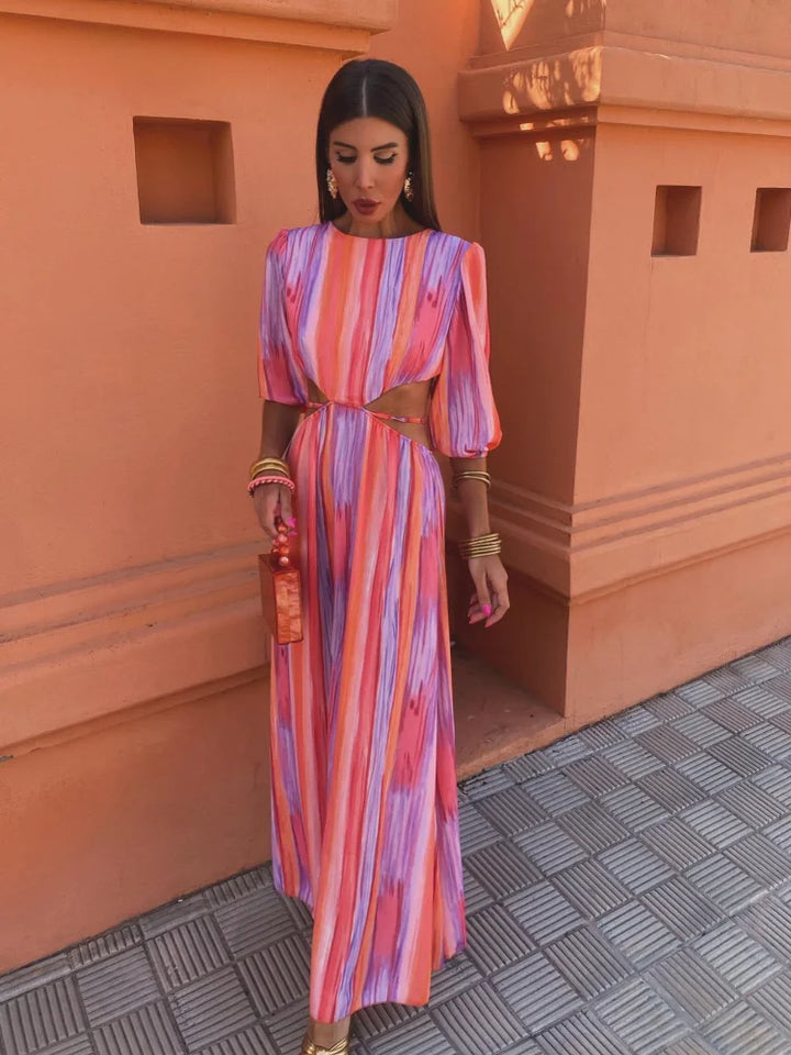 Paloma – Elegant Kjole Med Udskæring