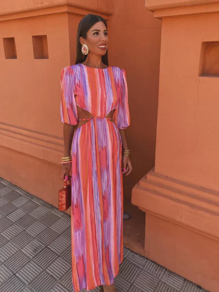 Paloma – Elegant Kjole Med Udskæring